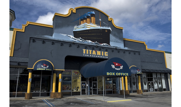 Big image titanic dinner show idrive orlando 3