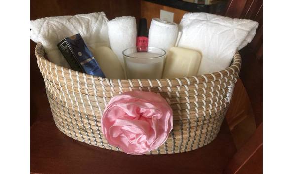 Big image bath and body gift basket