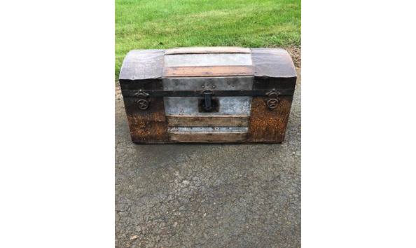 Big image vintage trunk  1