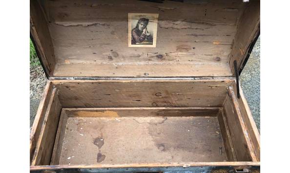 Big image vintage trunk  2