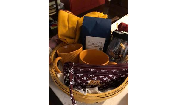 Big image golden gophers basket