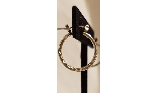 Big image sterling silver hoop close up