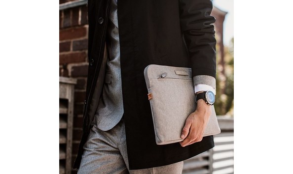 Big image ss050142000 suunto 9 black product on wrist 800x800px 01