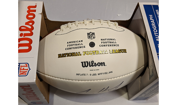 Big image 00100dportrait 00100 burst20181114155240199 cover