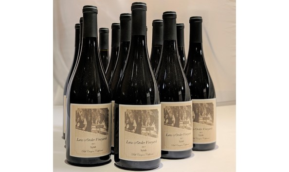 Big image 00100dportrait 00100 burst20181115182302900 cover