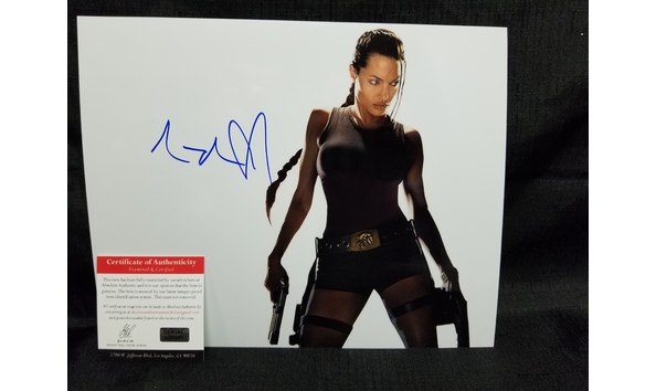 Big image p angelina jolie lara croft