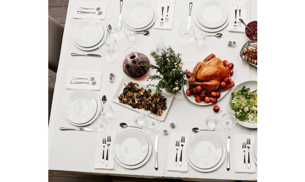 Big image lifestyle holiday dinner table 4893e4ef 8787 45d1 bf01 0da0c7e94ea5 2048x2048