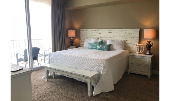 Big image pye condo 1