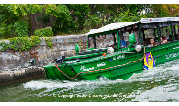 Big image 800 duck boat splashdown 20x11