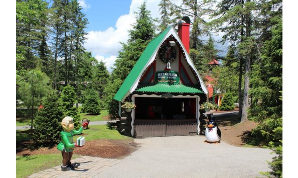 Big image santasvillage3