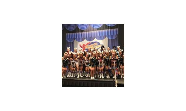 Big image top contenders cheer 1