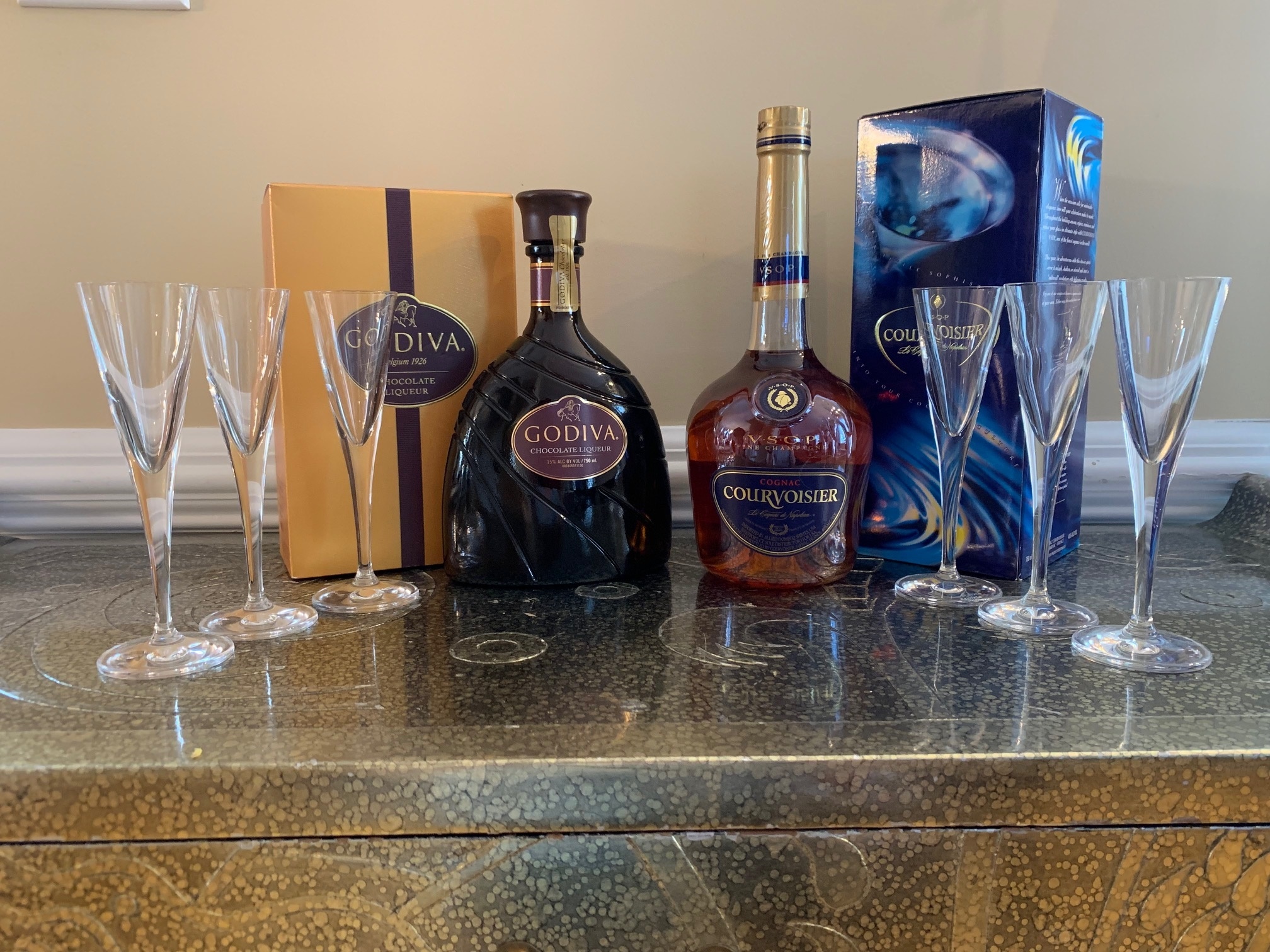 2 Liqueurs + 6 Vodka/Liqueur Glasses