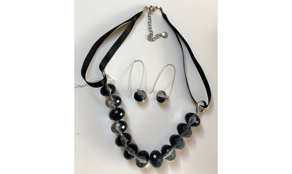 Big image 102. glass beads   earings