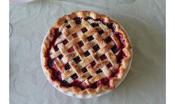 Big image cherry pie 1241372 640