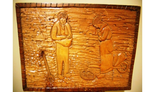 Big image hand carved panel 2 couple praying