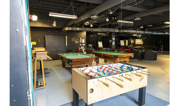 Big image b side games