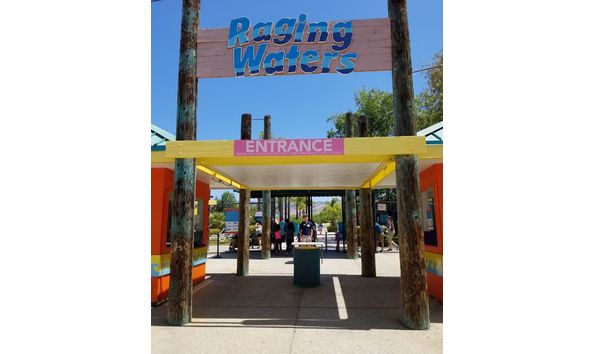 Big image raging waters entrance