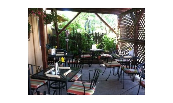 Big image patio2013a 400x298