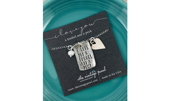 Big image a iloveyou bushelandapeck 2018