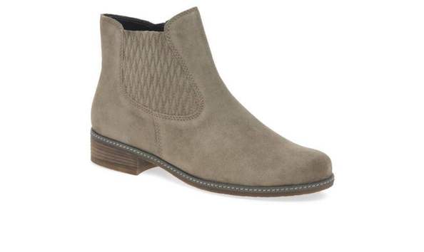 Big image cute shoes 2