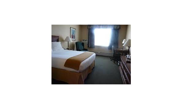 Big image holiday innn