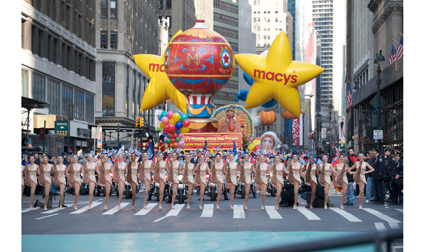 Big image pic opening of macys thanksgiving day parade