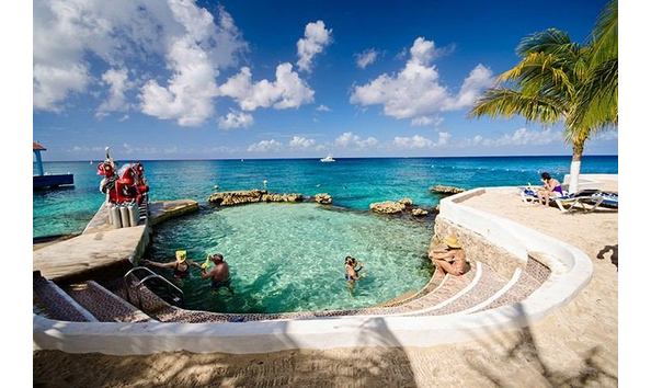 Big image beach club 07