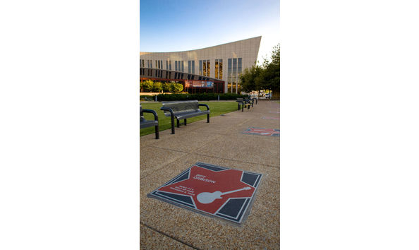 Big image pic bnash attraction city 0138 ver wide