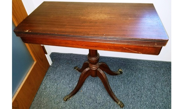 Big image gaming table back