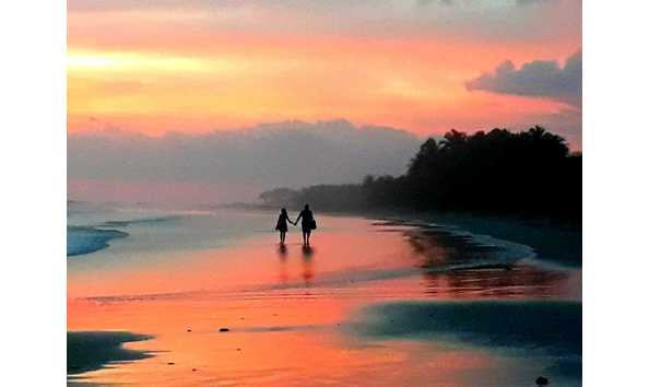 Big image sunset couple