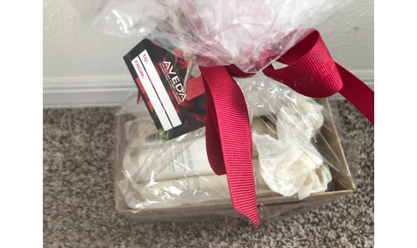 Big image auction aveda basket