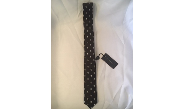 Big image john varvatos black with white skull design tie