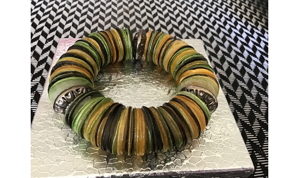 Big image auction shell bracelet