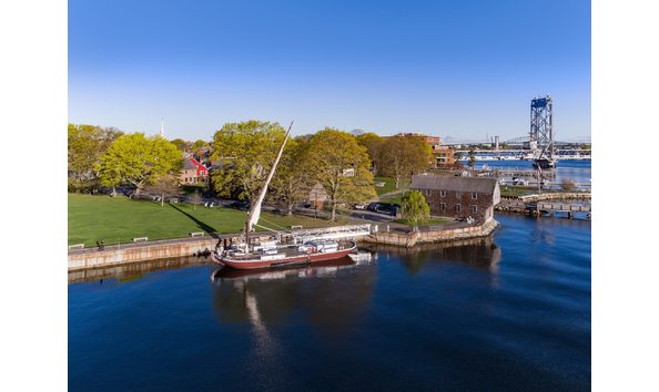 Big image gundalow 2