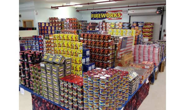 Big image hilltop fireworks 3