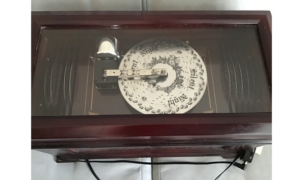 Big image auction music box 2