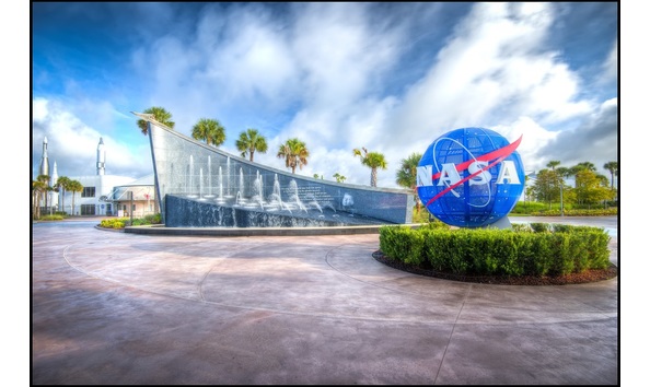 Big image pic entrance   nasa meatball   fountain sm