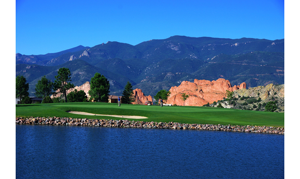 Big image kissing camels2