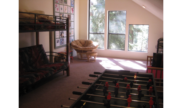 Big image tahoe large game room with bunk and toddler bed  1 