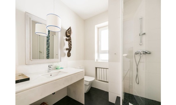 Big image madrid bathroom