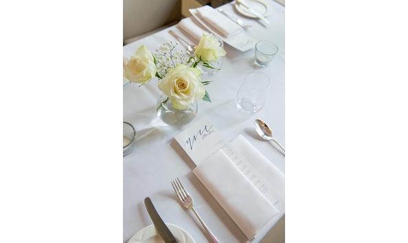 Big image table setting