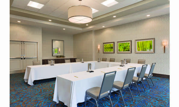 Big image big image hilton garden inn lenox pittsfield   meeting room   1059784 web