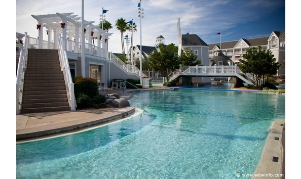 Big image yacht   beach 2