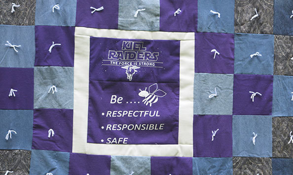 Big image raider quilt b