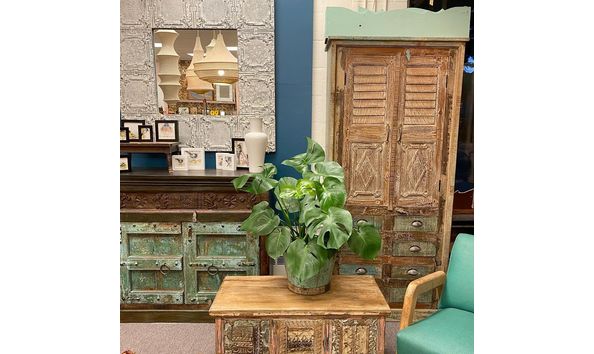 Big image curated world