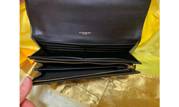 Big image c wallet open