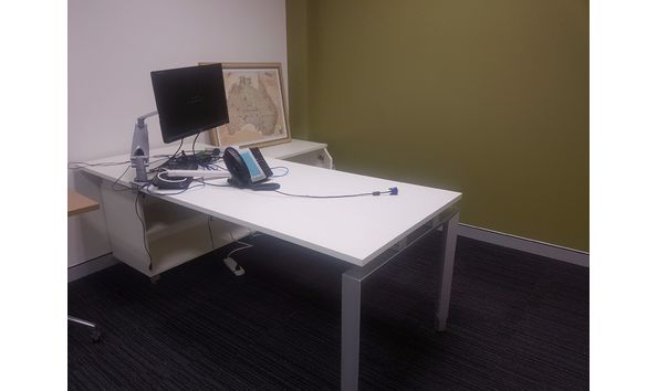 Big image desk unit and return