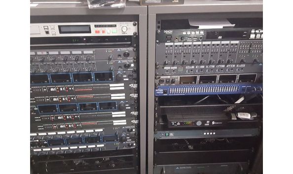 Big image conf room audio   rack