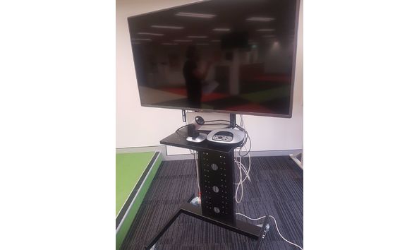 Big image lg 50lb610 on stand