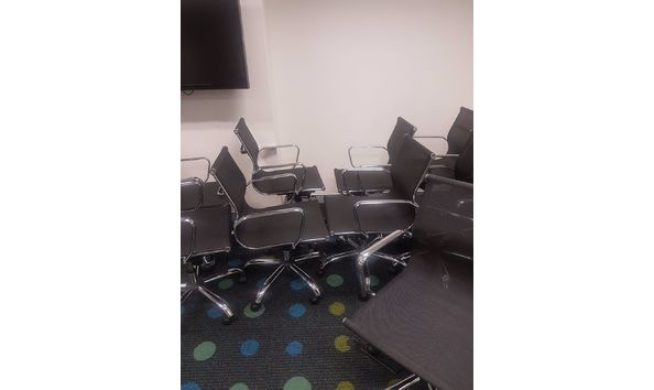 Big image 28 meeting chairs silver arms